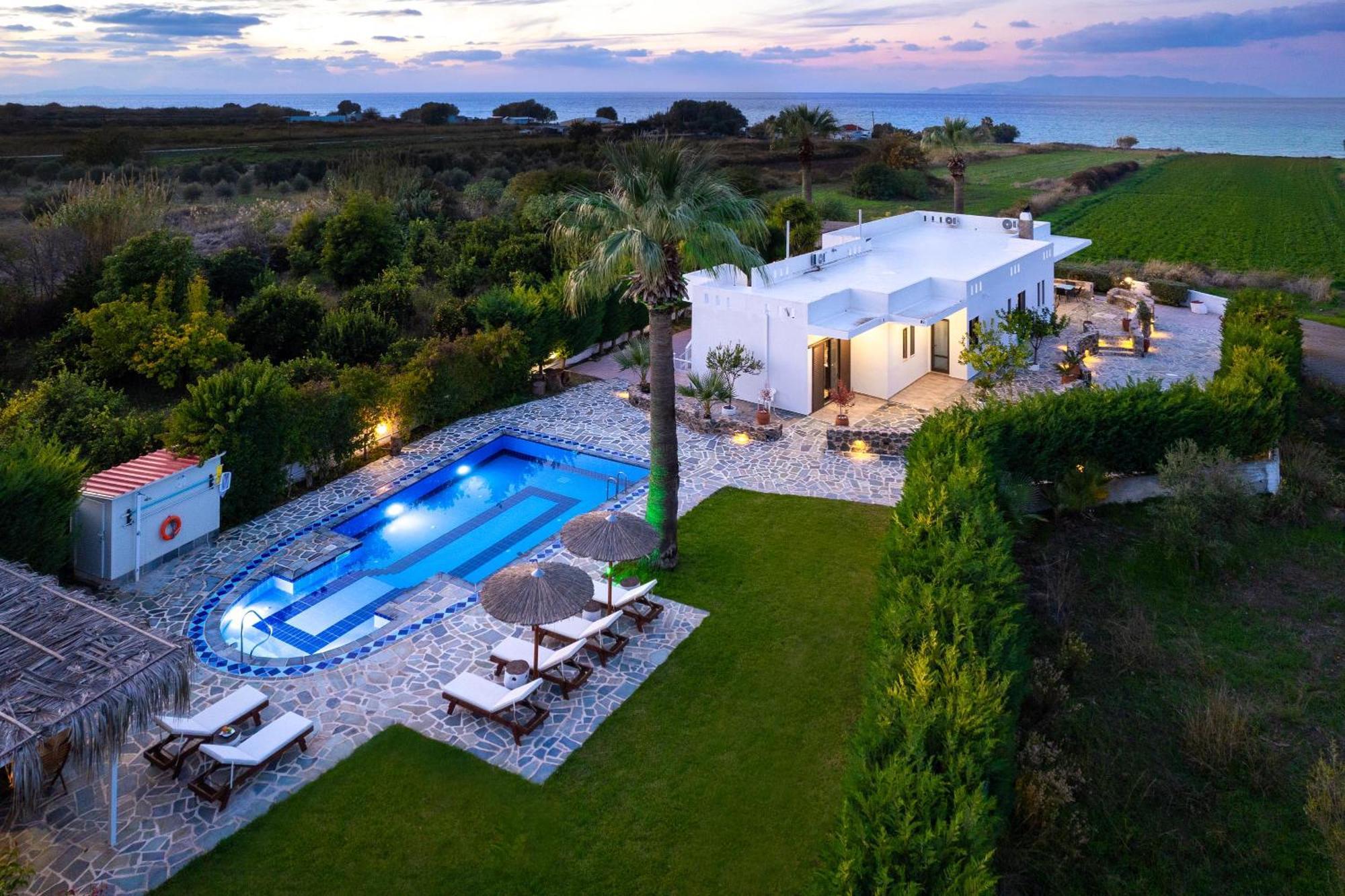 Villa Palmeras Soroni Екстер'єр фото