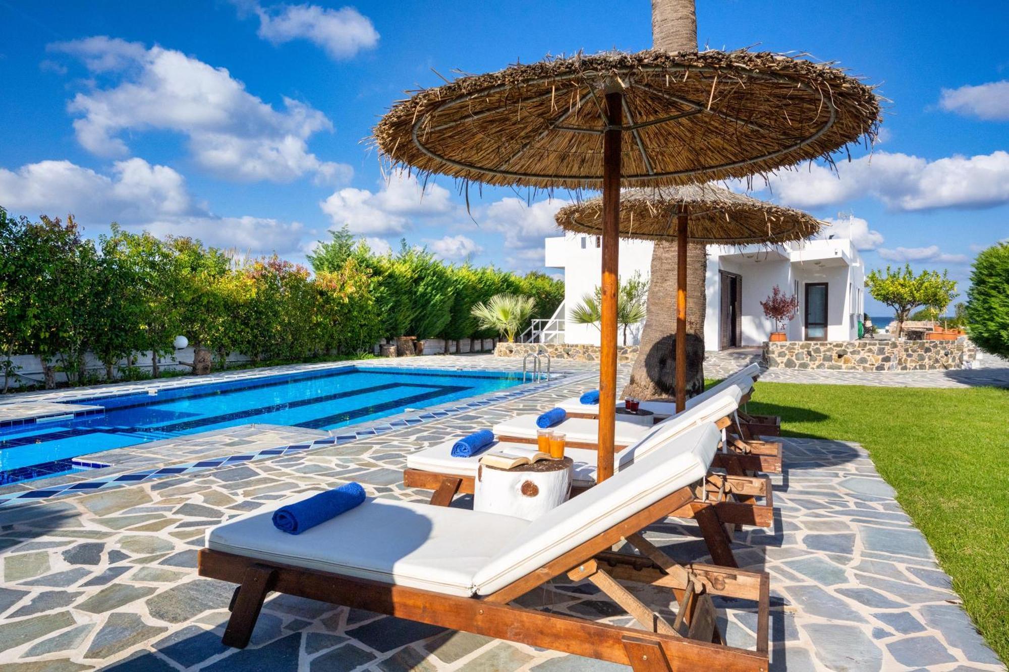 Villa Palmeras Soroni Екстер'єр фото